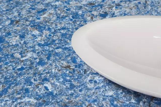 Apreciación de nuevos productos: Piedra de cuarzo con veta de mármol serie GP